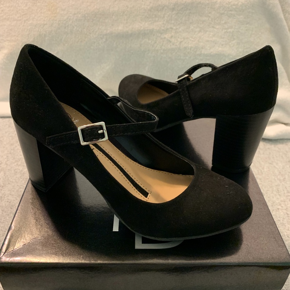 Black Maryjane Heels